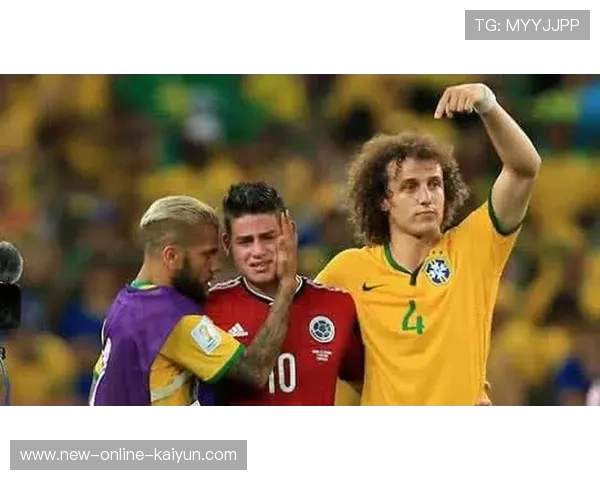 足球迷冲场突发暴动，队长温情抱住安抚的感人瞬间